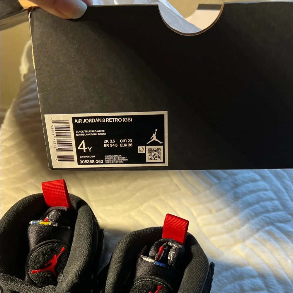 Jordan Kids Black and Red High-Top 8 Retro (GS) Sneakers